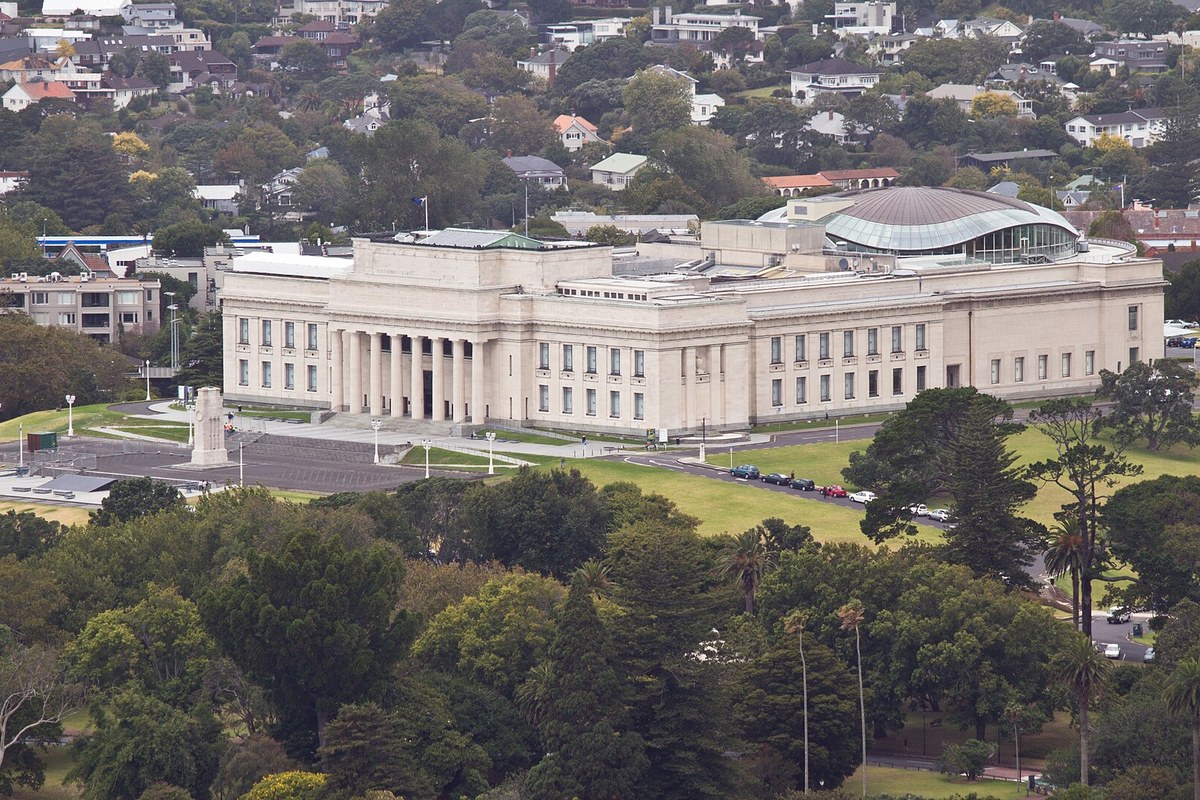 Auckland War Memorial Museum surrounded by Auckland Domain